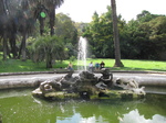 SX31100 Jenni, Pepijn, Machteld and Hans at fountain in botanical garden.jpg